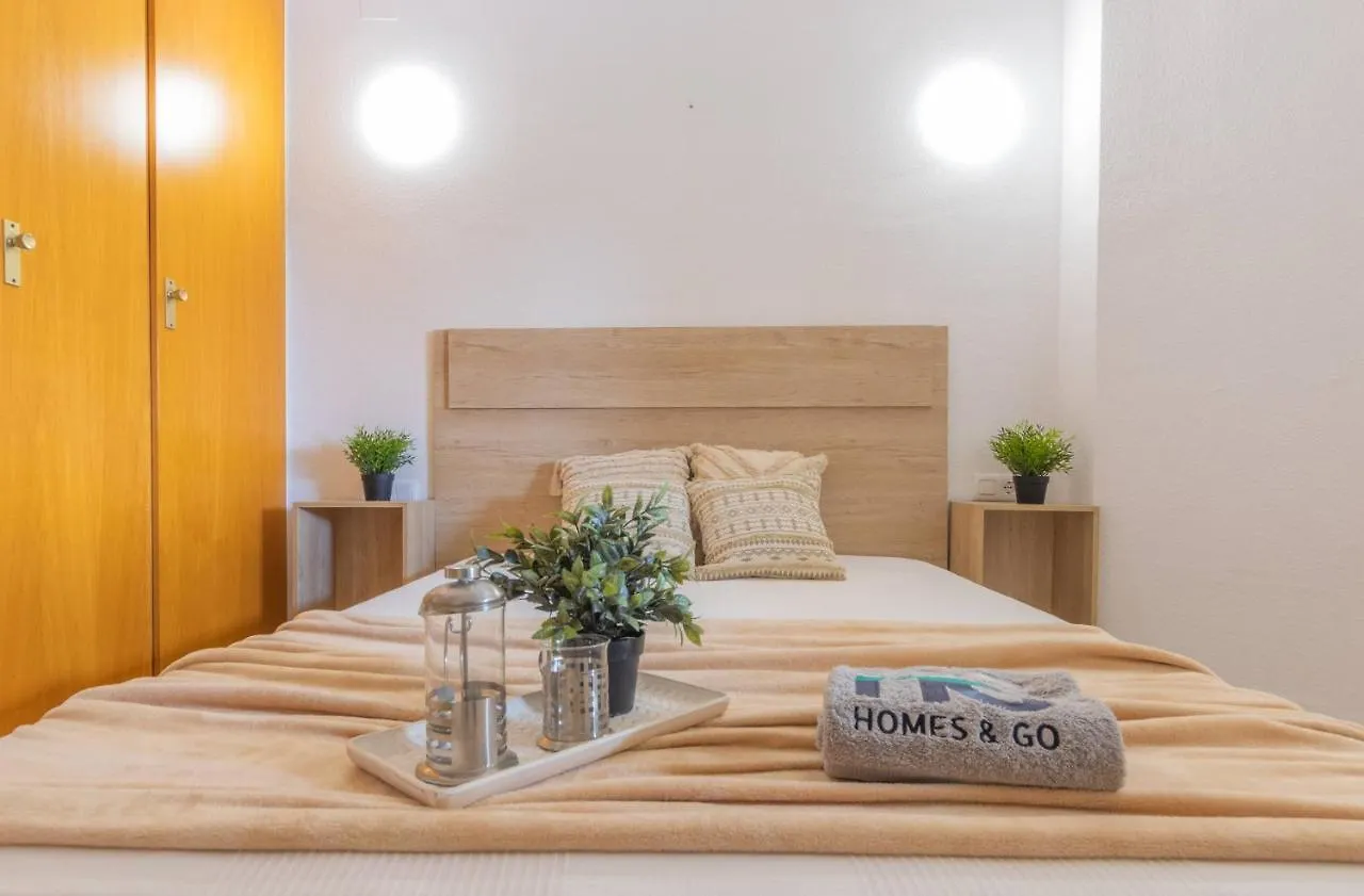 Apartamento con piscina a 250m de la playa La Pineda España